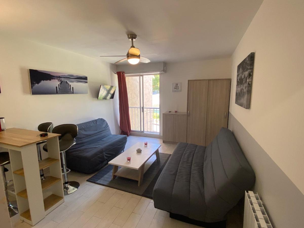 Bandol Studio Apartment ภายนอก รูปภาพ