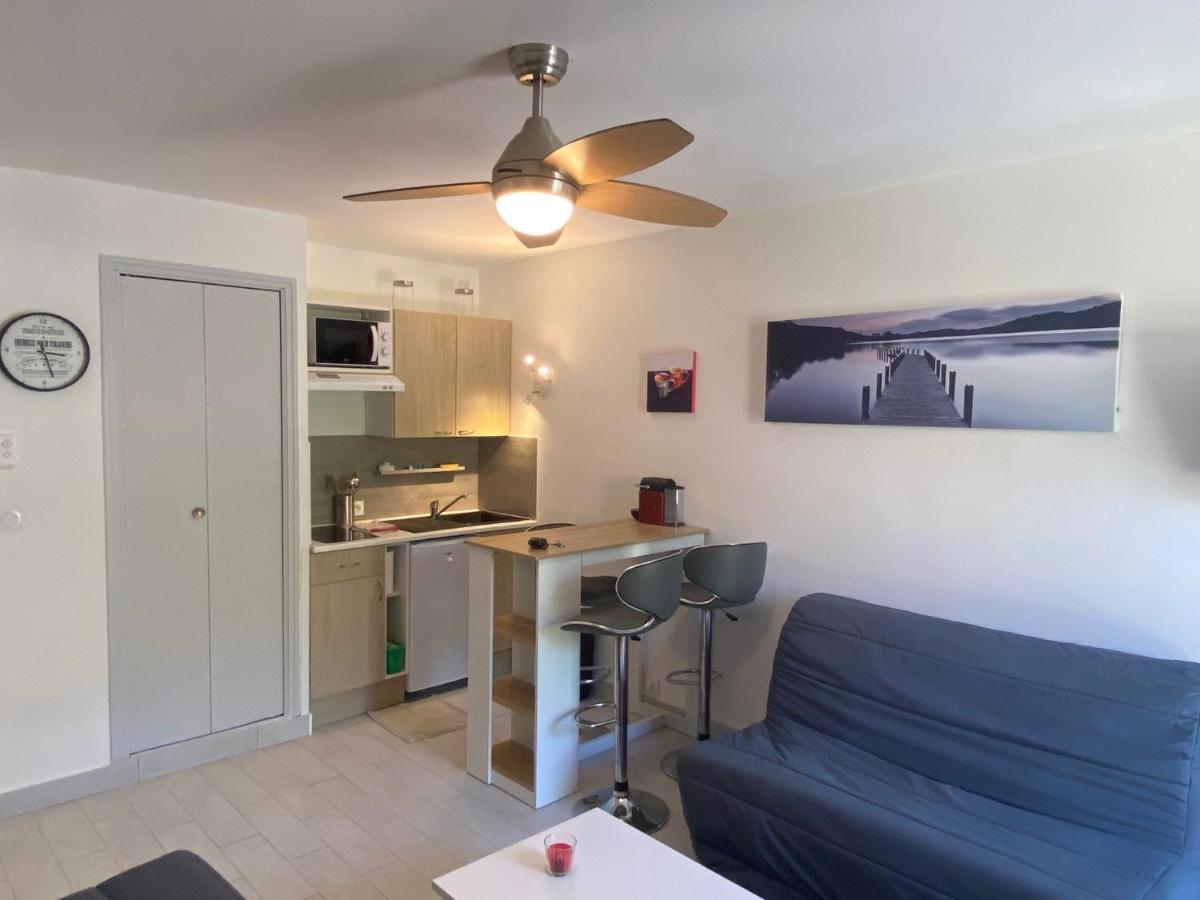 Bandol Studio Apartment ภายนอก รูปภาพ