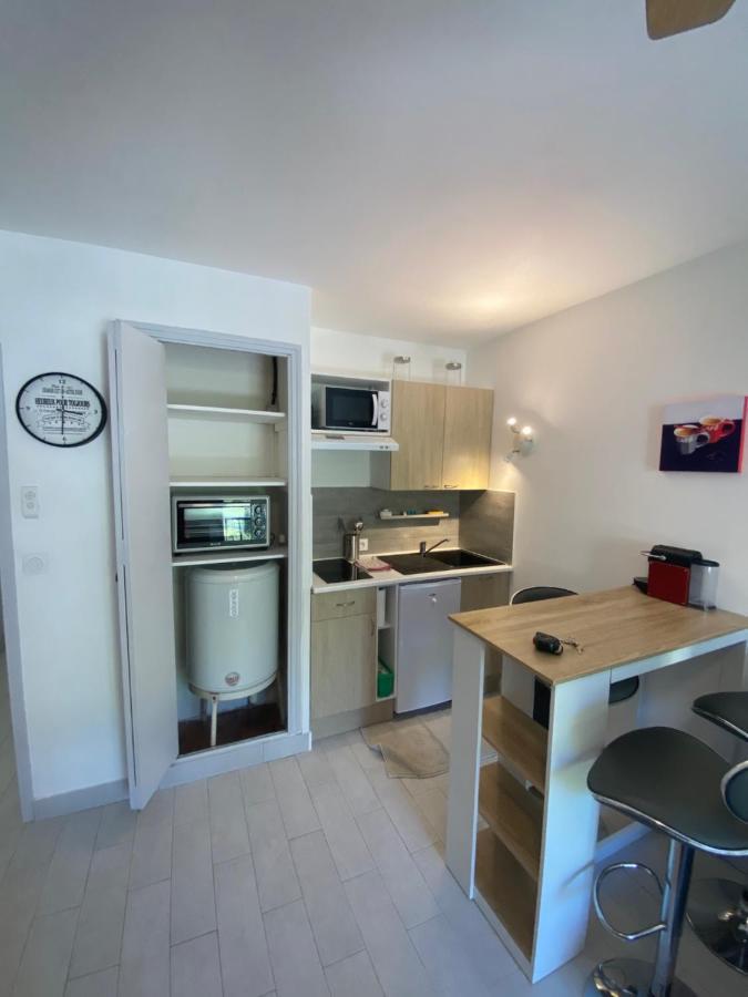 Bandol Studio Apartment ภายนอก รูปภาพ