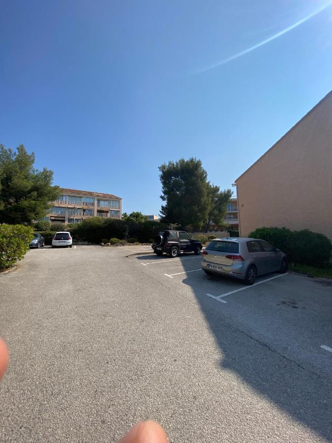 Bandol Studio Apartment ภายนอก รูปภาพ